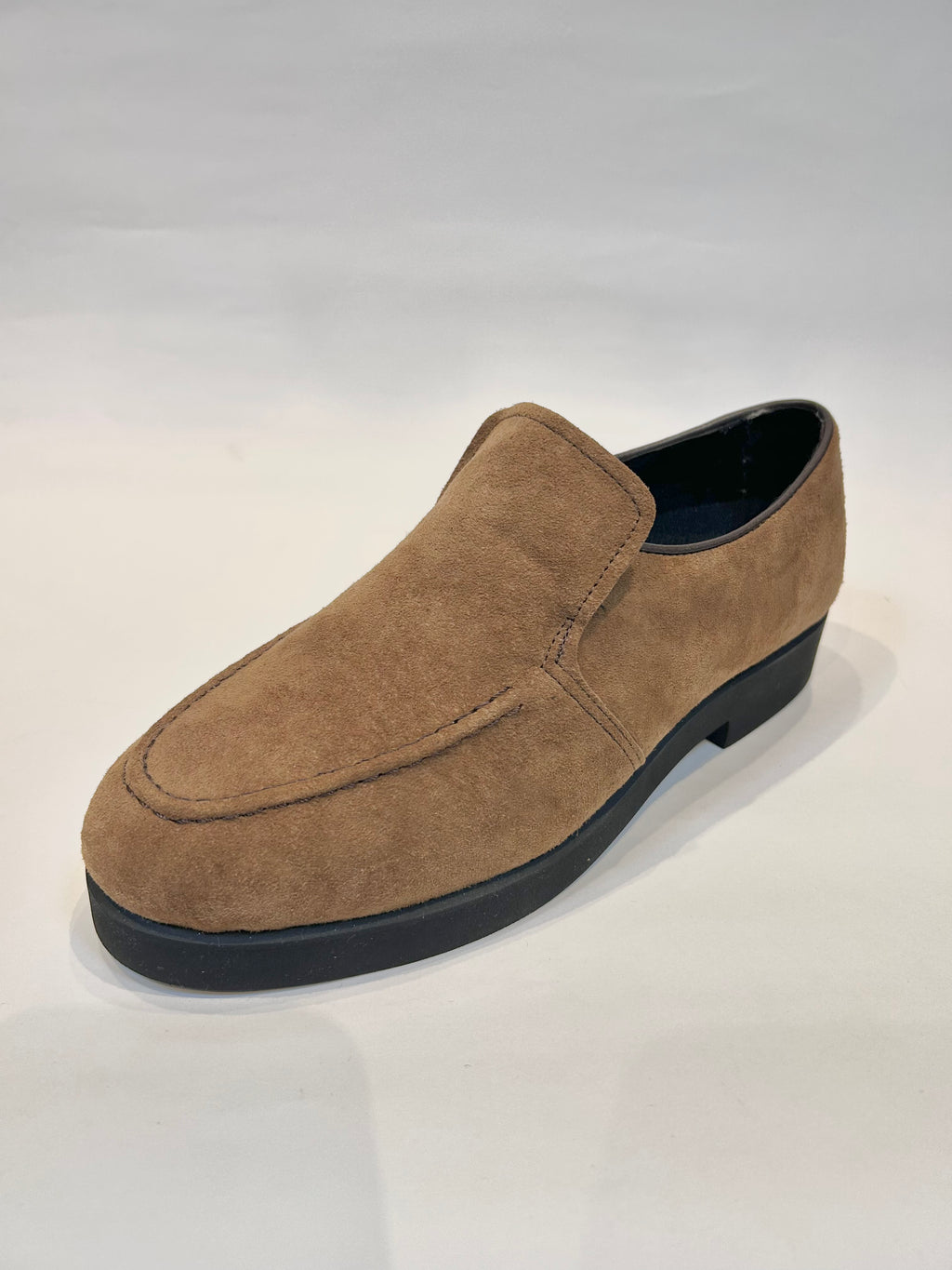 〈L-53T〉Hush Puppies CLASSICS "EARL"