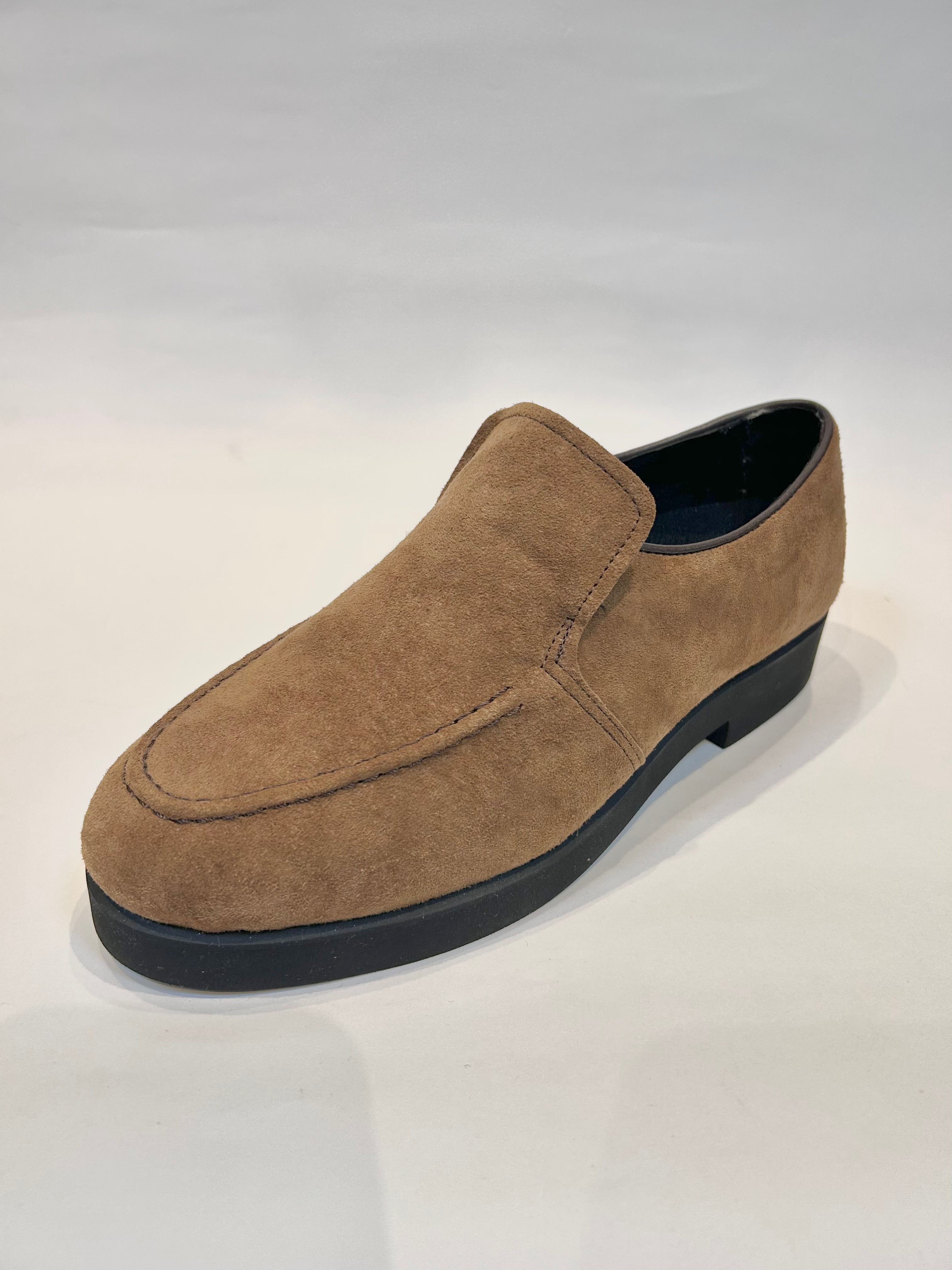 〈L-53T〉Hush Puppies CLASSICS "EARL"